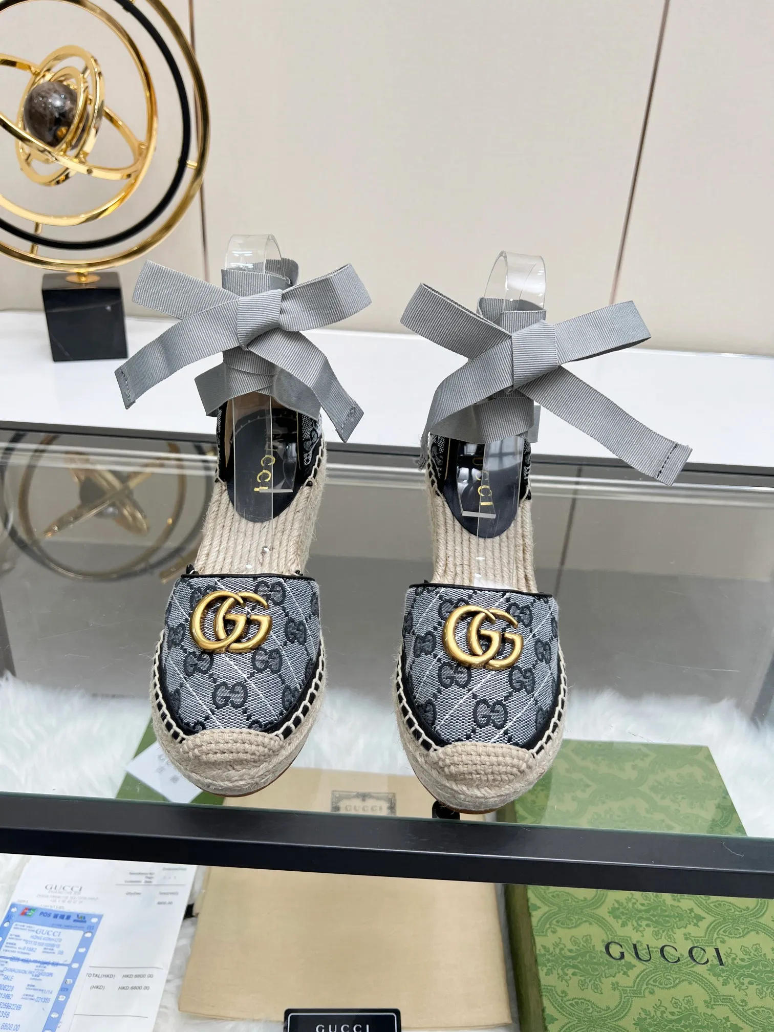 👟👟Ex-factory price 440👟👟 GUCCI wedge fisherman sandals, thick-soled straw, high-end quality, fabric: double G fabric, electric embroidery, lining: mixed sheepskin lining, yardage: 35～42, color: black and gray. Dear new and old customers, the picture has been updated, please transfer the image to change. The upgraded version of the wedge heel currently has more than 40 colors. Transfer the image and sell it.